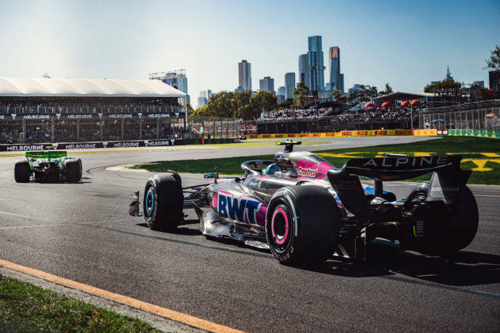 索伯车队横扫哈斯车队，诺里斯刷新纪录