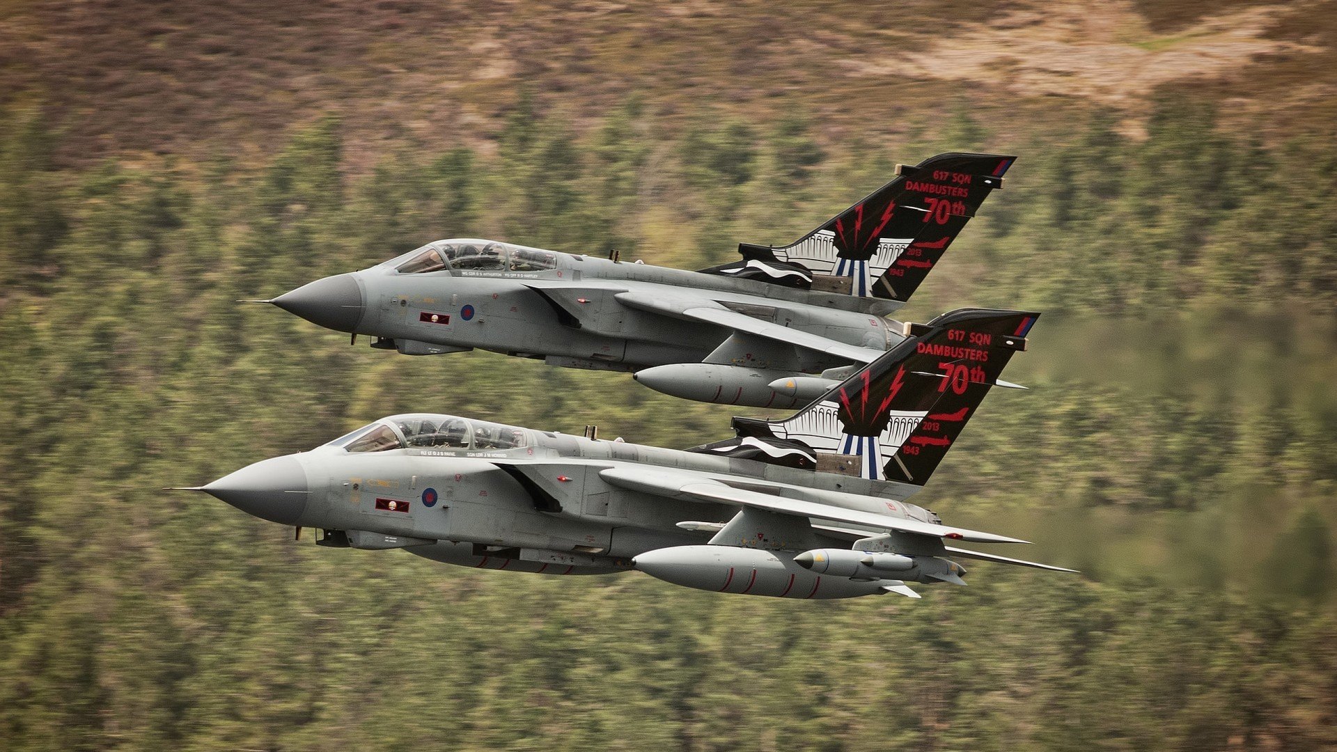 绿茵与赛道的双重奏,当多特蒙德制霸马赛,卡塞米罗在F1揭幕战接管比赛