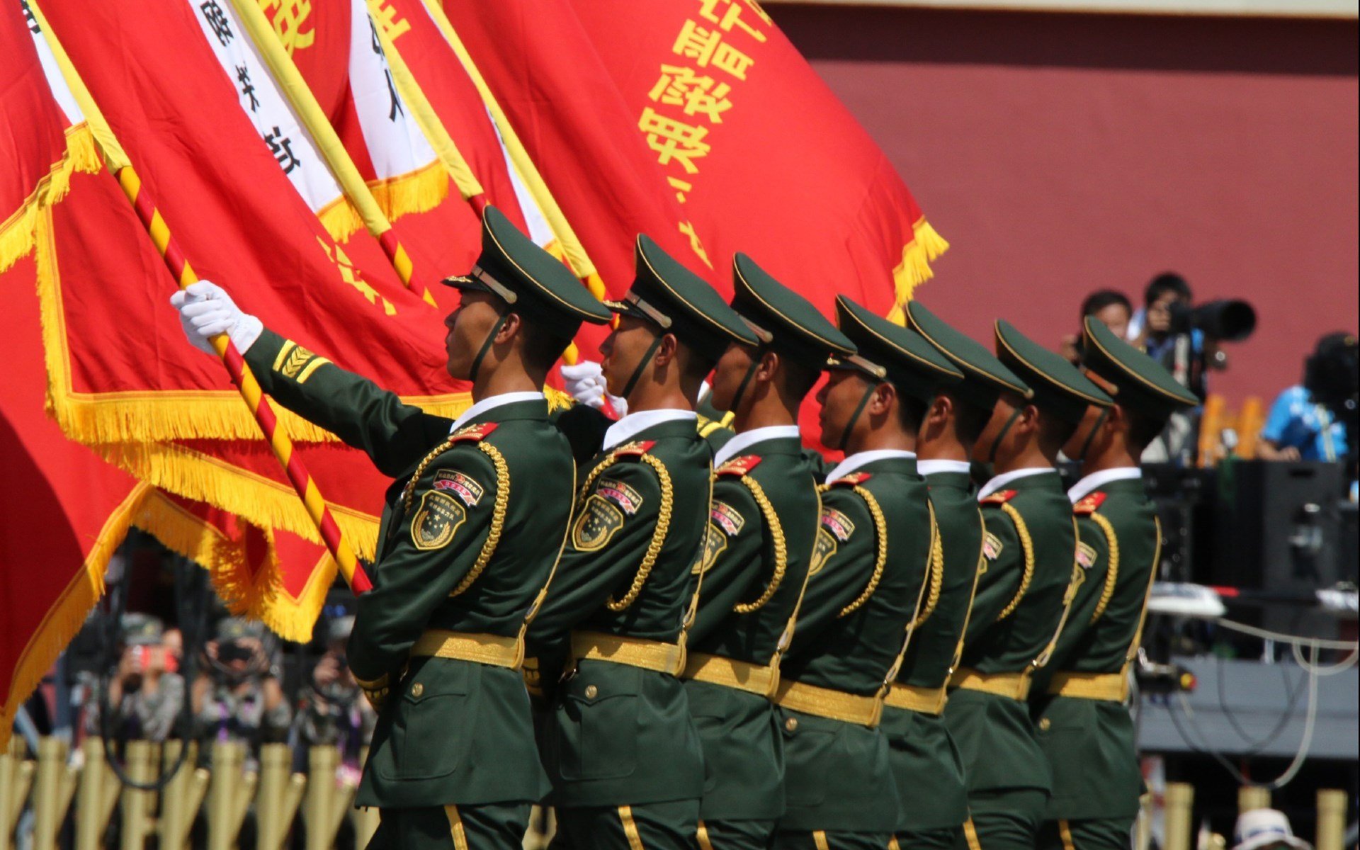 当76人遭遇猛龙，为何东契奇的锁链能困住任何对手？